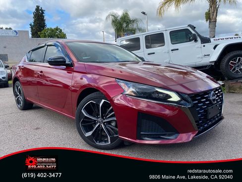 Used 2023 Nissan Altima 2.5 SR w/ SR Premium Package image 1