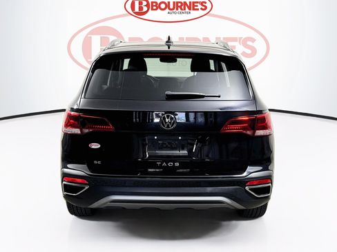 Used 2023 Volkswagen Taos SE w/ Panoramic Sunroof Package FWD image 10