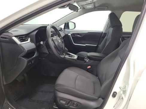 Used 2024 Toyota RAV4 XLE AWD/4WD image 9