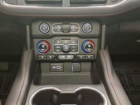 Used 2024 Chevrolet Suburban RST w/ Luxury Package image 32