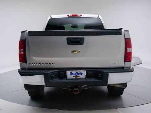 Used 2007 Chevrolet Silverado 1500 LT w/ 1LT Convenience Package AWD/4WD image 5
