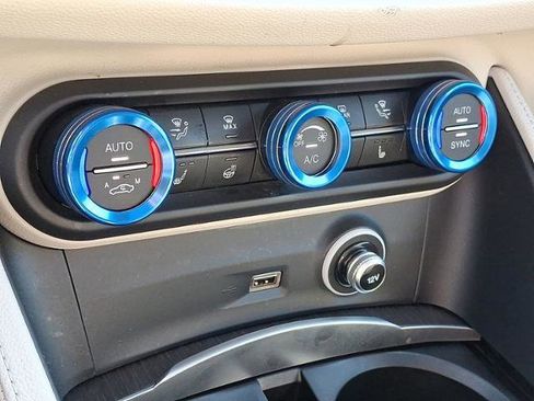 Used 2021 Alfa Romeo Stelvio Ti w/ Premium Package image 16