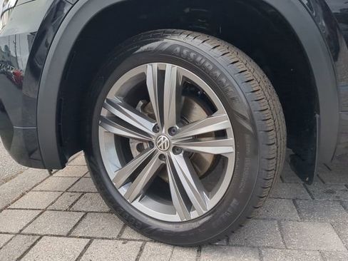 Used 2019 Volkswagen Atlas SEL R-Line AWD/4WD image 38
