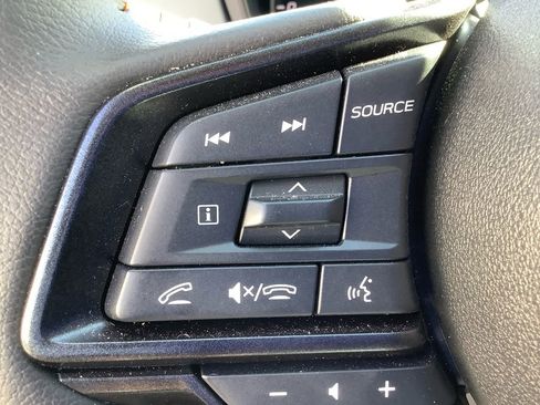 Used 2025 Subaru Crosstrek 2.5i Limited w/ Crosstrek Mirror Package image 30