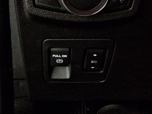 Used 2019 Ford Expedition XLT w/ Equipment Group 202A AWD/4WD image 21