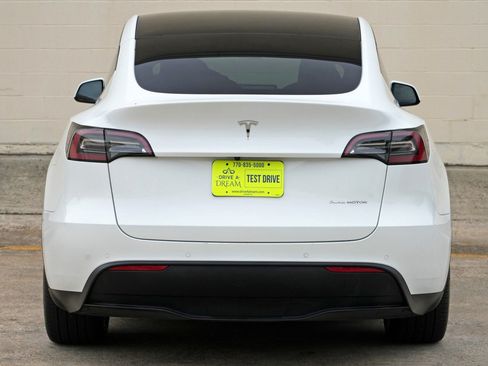 Used 2022 Tesla Model Y Long Range AWD/4WD image 49