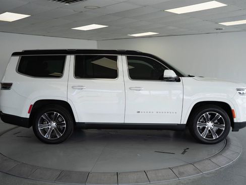 Used 2022 Jeep Grand Wagoneer Series I AWD/4WD image 8