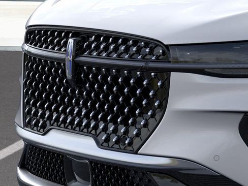 New 2026 Lincoln Nautilus Premier image 17