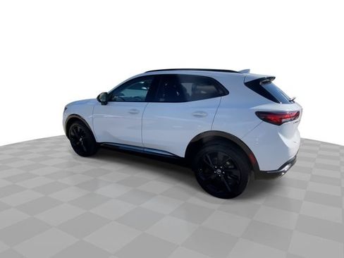 Used 2022 Buick Envision Essence w/ Sport Touring Package FWD image 8