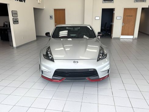 Used 2015 Nissan 370Z NISMO RWD image 5