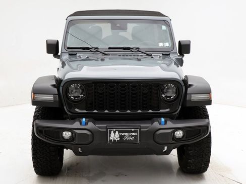 Used 2024 Jeep Wrangler Unlimited image 4