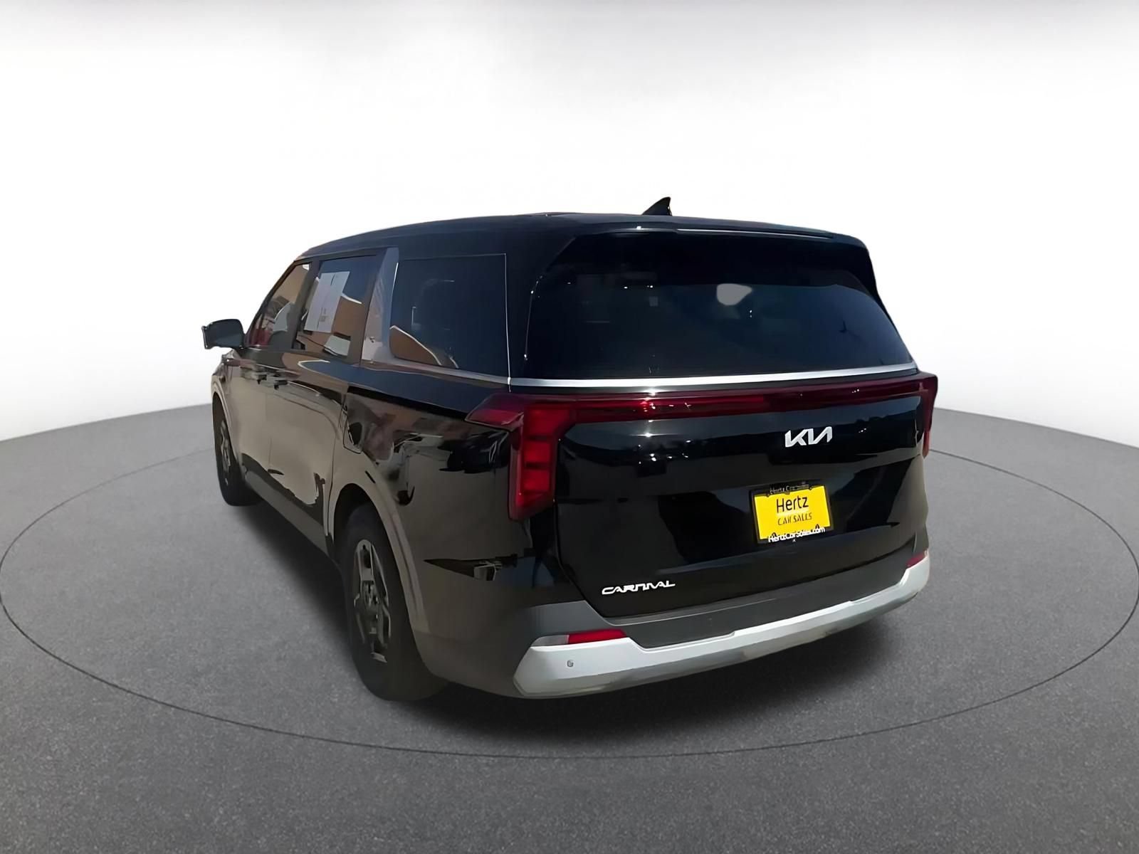 Used 2026 Kia Carnival FWD image 10