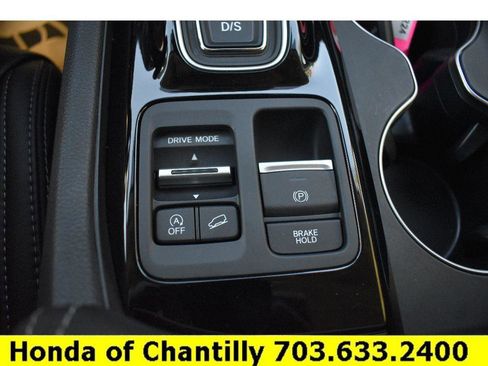 Used 2025 Honda Pilot EX-L image 18