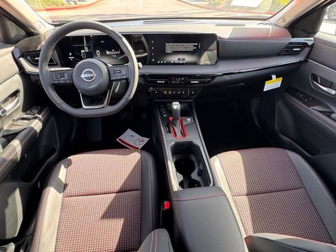 New 2026 Nissan Kicks SR FWD image 11