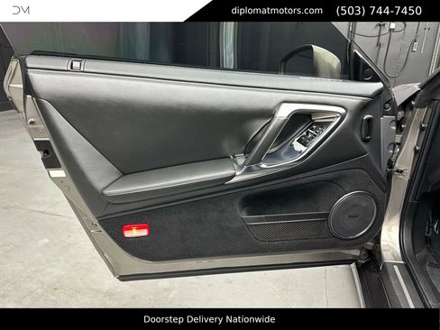 Used 2009 Nissan GT-R Premium image 36