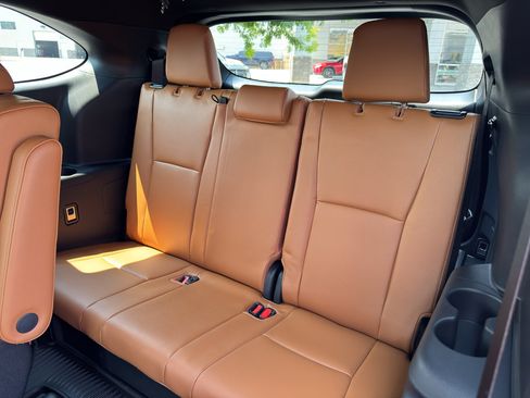 New 2026 Toyota Highlander Platinum AWD/4WD image 9