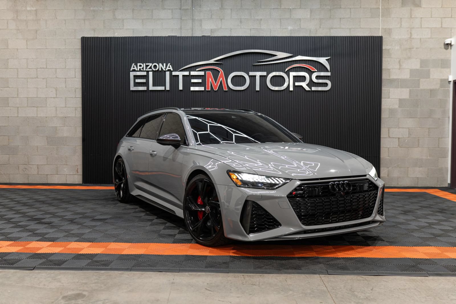 Used 2021 Audi RS 6 w/ Carbon Optic Package AWD/4WD image 5