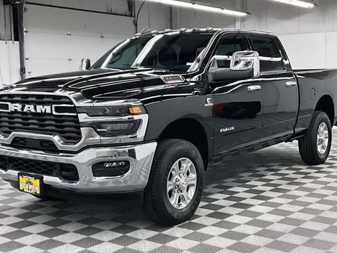 Used 2025 RAM 3500 Big Horn AWD/4WD image 12