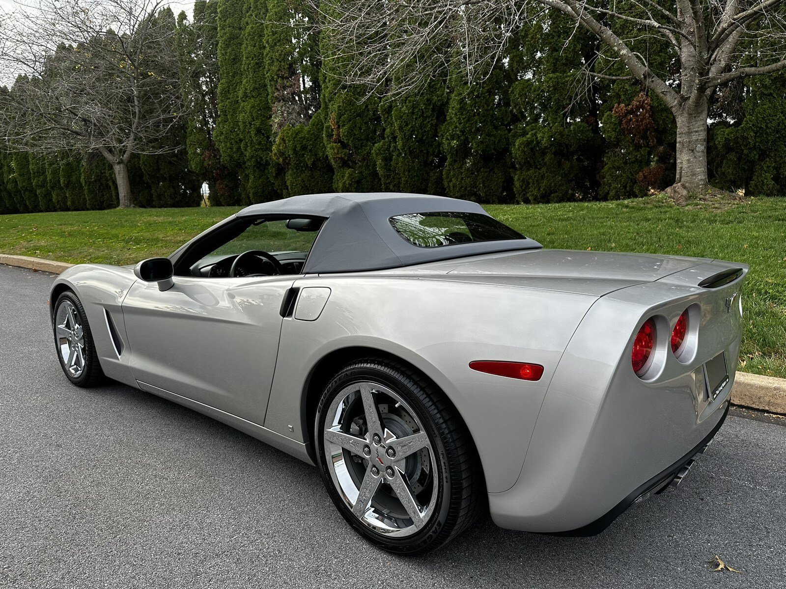 Used 2007 Chevrolet Corvette Convertible w/ Preferred Equipment Group RWD image 34