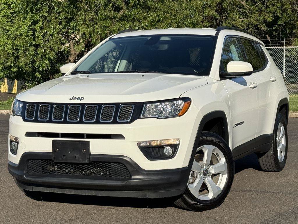 Used 2018 Jeep Compass Latitude w/ Popular Equipment Group AWD/4WD image 1