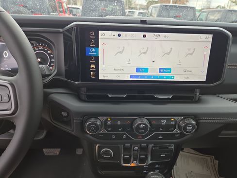 New 2026 Jeep Gladiator Sahara image 10