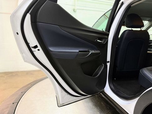 Used 2023 Chevrolet Bolt EUV Premier image 15