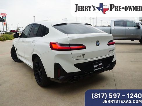 Used 2025 BMW X4 M40i w/ Premium Package image 2