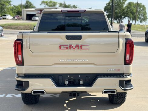 Used 2023 GMC Sierra 1500 AT4 w/ AT4 Preferred Package AWD/4WD image 7