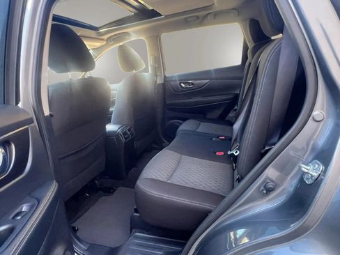 Used 2019 Nissan Rogue SV w/ Sun & Sound Touring Package AWD/4WD image 28