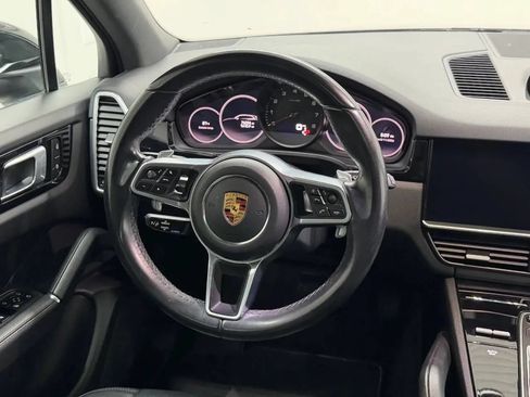 Used 2022 Porsche Cayenne AWD/4WD image 22