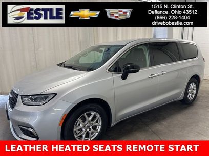 Used 2024 Chrysler Pacifica Touring-L