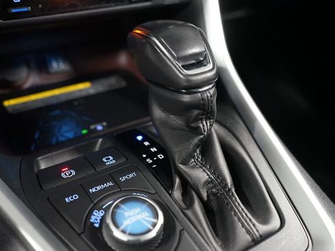 Used 2019 Toyota RAV4 Limited w/ Advanced Technology Package AWD/4WD image 22