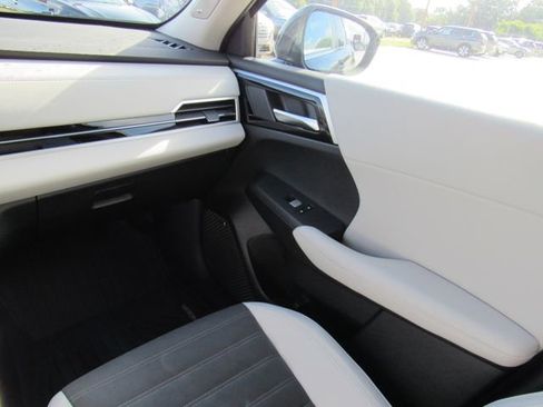 Used 2025 Mitsubishi Outlander SE FWD image 20