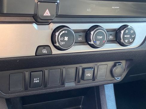 Used 2021 Toyota Tacoma SR RWD image 12