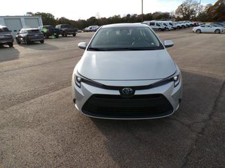 Used 2024 Toyota Corolla LE video 2