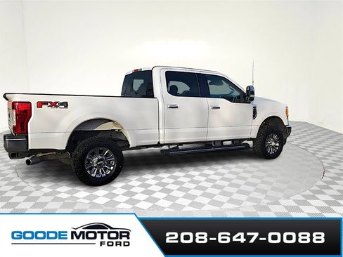 Used 2017 Ford F250 Lariat w/ Chrome Package image 8