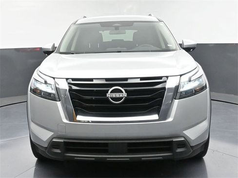 Used 2025 Nissan Pathfinder SV image 41