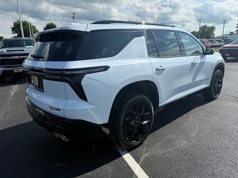 Used 2026 Chevrolet Traverse RS w/ LPO, Floor Liner Package AWD/4WD image 5