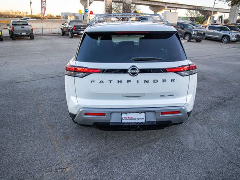 Used 2023 Nissan Pathfinder SL w/ Lighting Package (N92) image 18