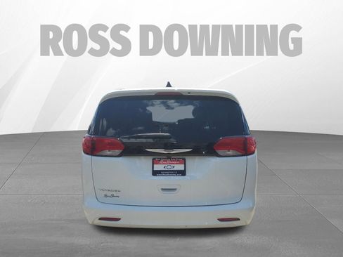 Used 2023 Chrysler Voyager LX FWD image 14