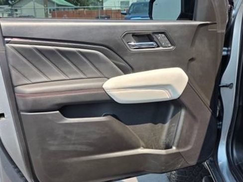 Used 2024 GMC Canyon AT4X AWD/4WD image 8