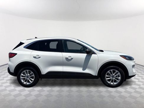 Used 2022 Ford Escape SE w/ Convenience Package AWD/4WD image 3