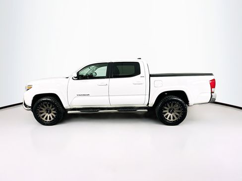 Used 2016 Toyota Tacoma SR5 image 4