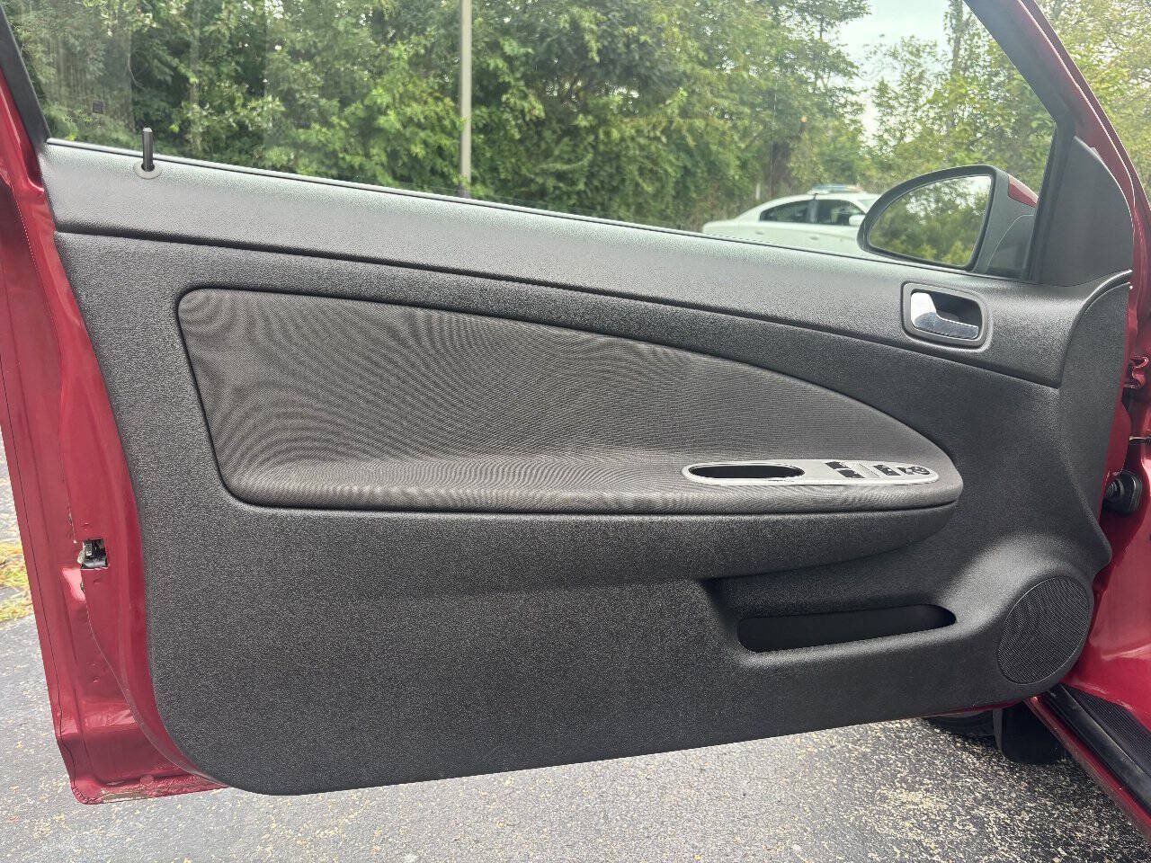 Used 2009 Pontiac G5 FWD image 16
