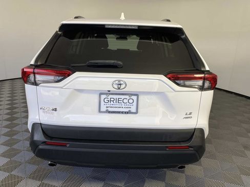 Used 2021 Toyota RAV4 LE AWD/4WD image 7