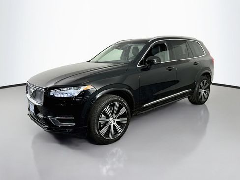 Used 2025 Volvo XC90 B6 Plus w/ Protection Package Premier AWD/4WD image 3