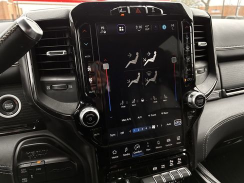 Used 2023 RAM 2500 Limited AWD/4WD image 19