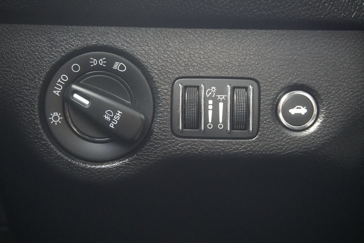 Used 2022 Dodge Challenger GT AWD/4WD image 16