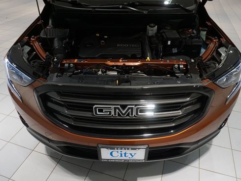 Used 2019 GMC Terrain SLT w/ Preferred Package image 28