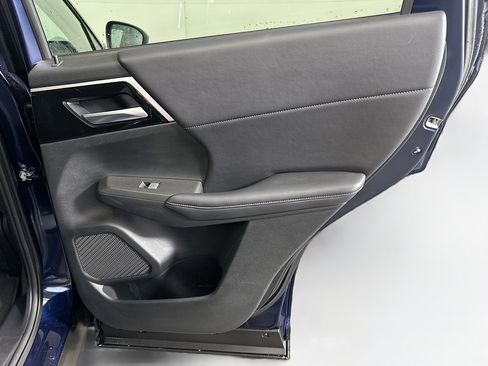 Used 2024 Mitsubishi Outlander SE image 33